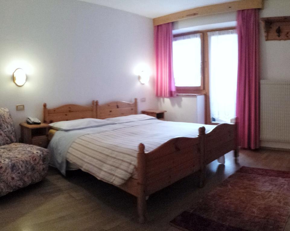 Hotel Sole Passo del Tonale Szoba fotó